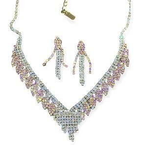 NWOT Eras Shimmer rhinestone necklace and dangle earrings bejeweled jewelry set